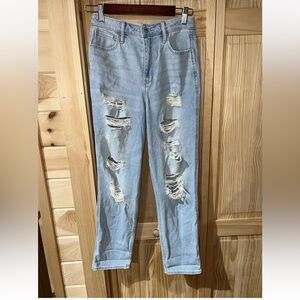 HOLLISTER Curvy Ultra-High Mom Jeans Light Wash Distressed Size 5